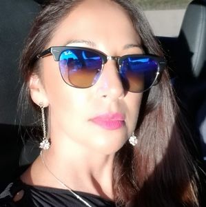 Meet your Posher, Marcela